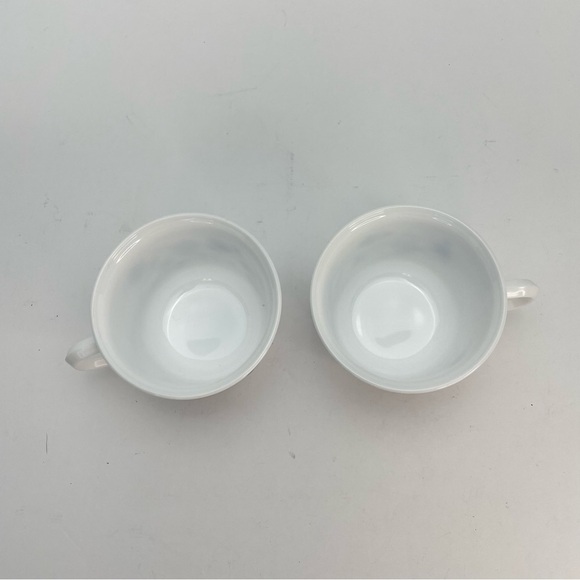 2 Vintage Arcopal France Coffee Mug Tea Cups Blue Onion Pattern Milk Glass - Picture 3 of 12